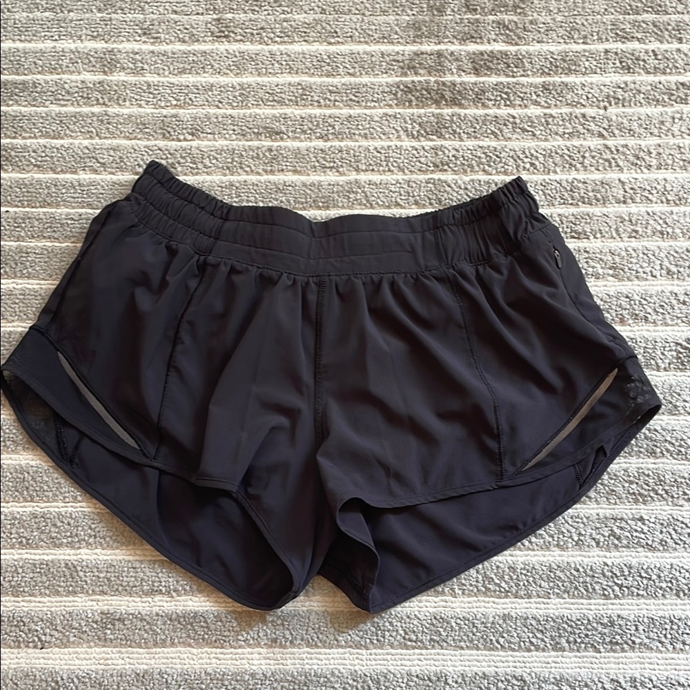 Lululemon Hottie Hot 2.5” Shorts
